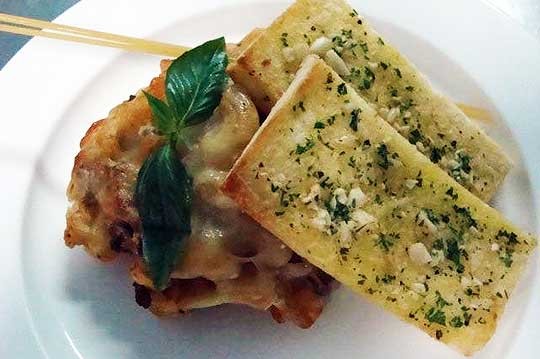 Baked-macaroni-pasta-with-minced-beef-filling-&-garlic-basil